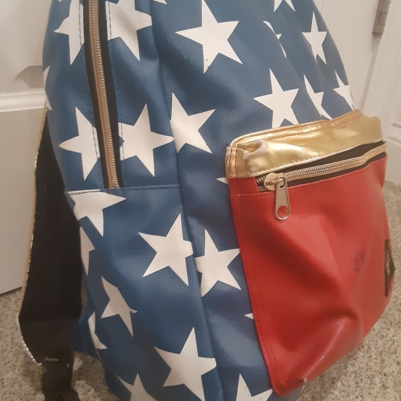 DC Comics Wonder Woman Backpack - Picture 6 of 9